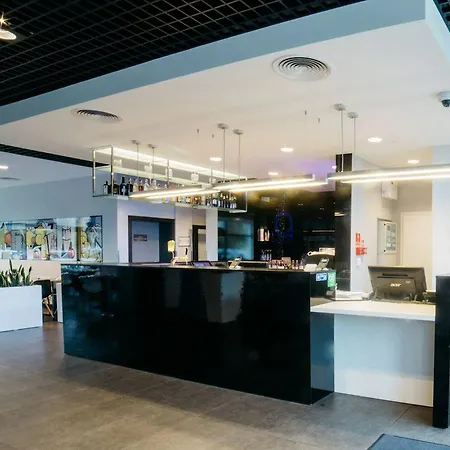 Q Hotel