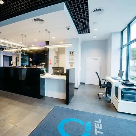 Q Hotel