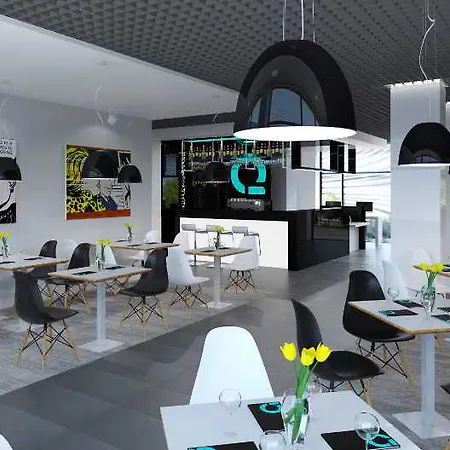 Q Hotel 3*